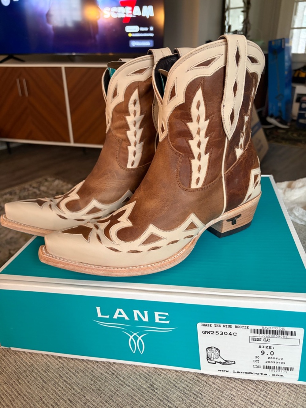 Lane Women’s Two-Tone Brown & Cream Western Ankle Booties